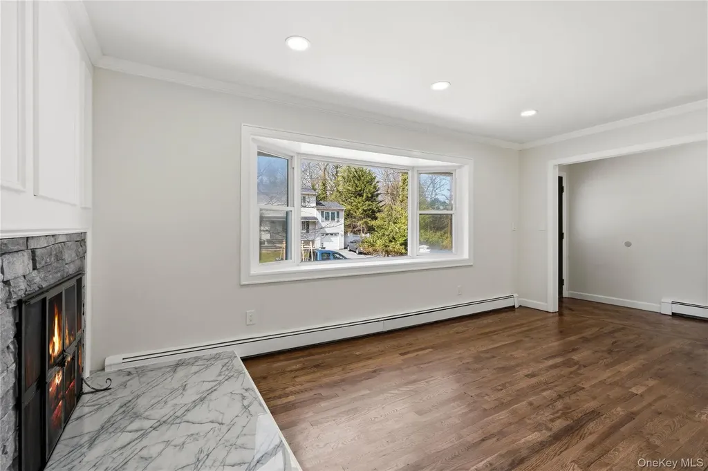 75 Hawthorne Road Kings Park NY 11754