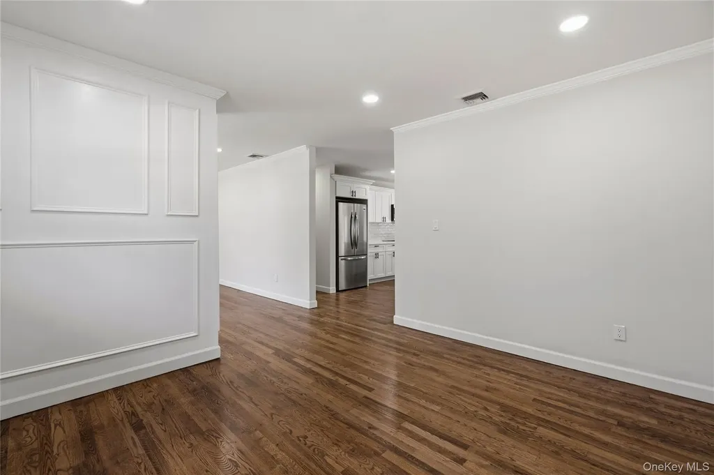 75 Hawthorne Road Kings Park NY 11754