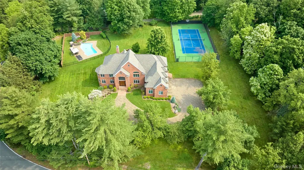 637 S Mountain Road New City NY 10956