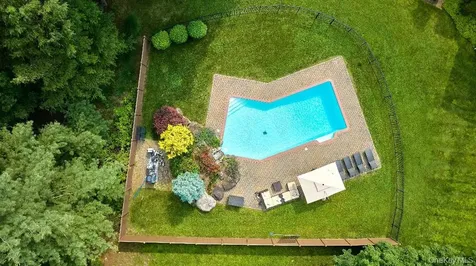 637 S Mountain Road New City NY 10956