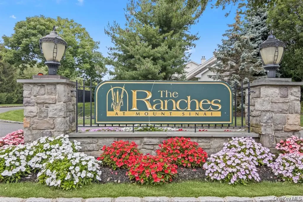 17 Constantine Way Mount Sinai NY 11766