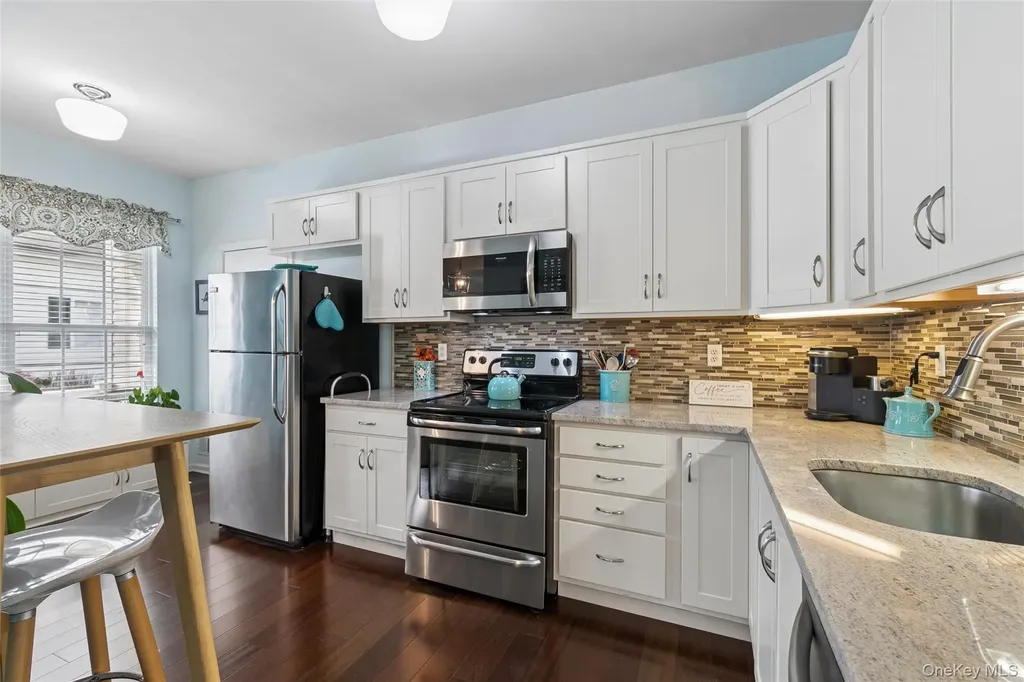 17 Constantine Way Mount Sinai NY 11766