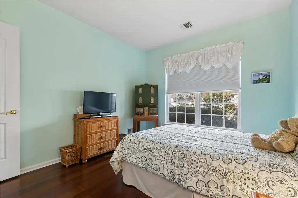 17 Constantine Way Mount Sinai NY 11766