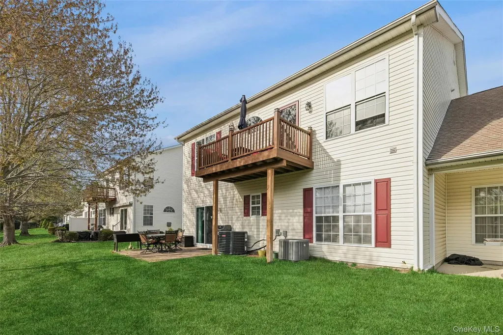 17 Constantine Way Mount Sinai NY 11766
