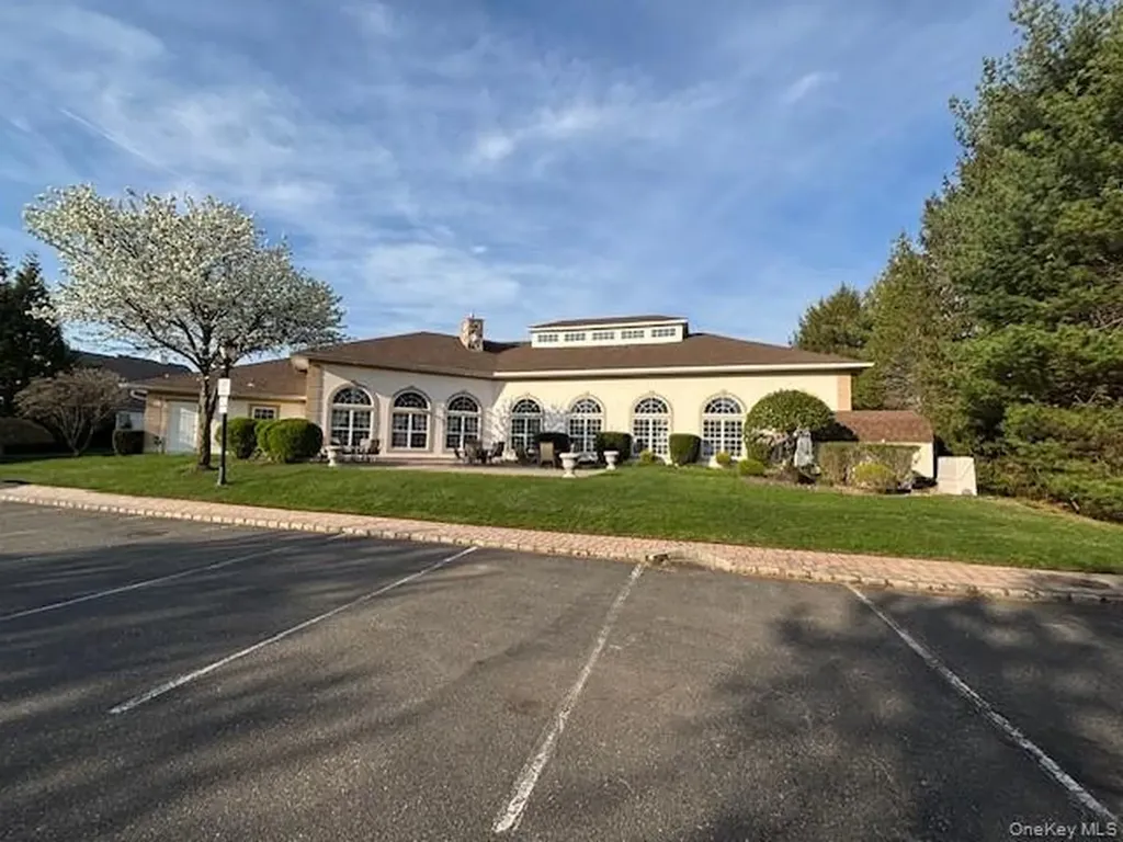 17 Constantine Way Mount Sinai NY 11766