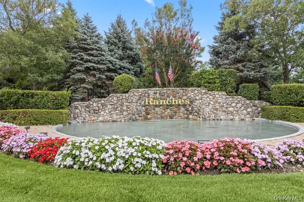 17 Constantine Way Mount Sinai NY 11766
