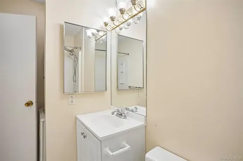65 Mckinley Avenue White Plains NY 10606