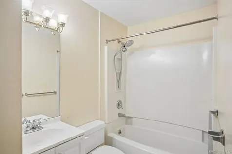 65 Mckinley Avenue White Plains NY 10606