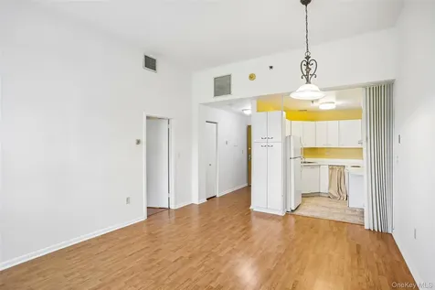 65 Mckinley Avenue White Plains NY 10606