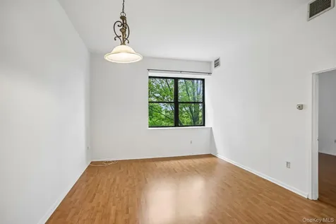 65 Mckinley Avenue White Plains NY 10606