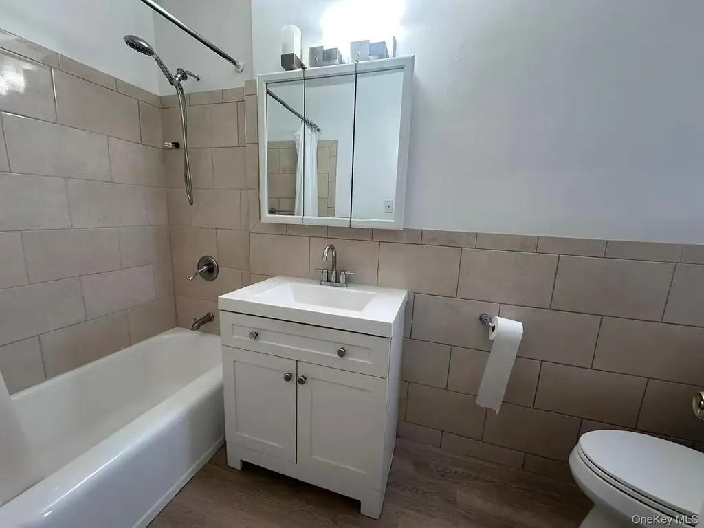 150-11 72nd Road Flushing NY 11367