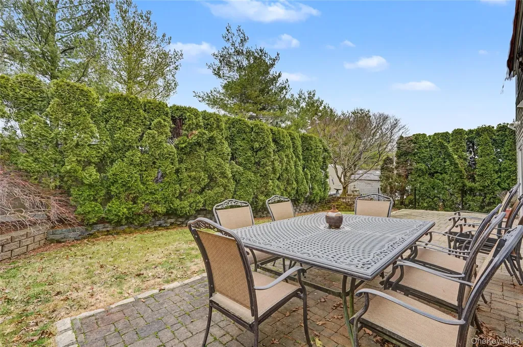 25 Joyce Road Eastchester NY 10709
