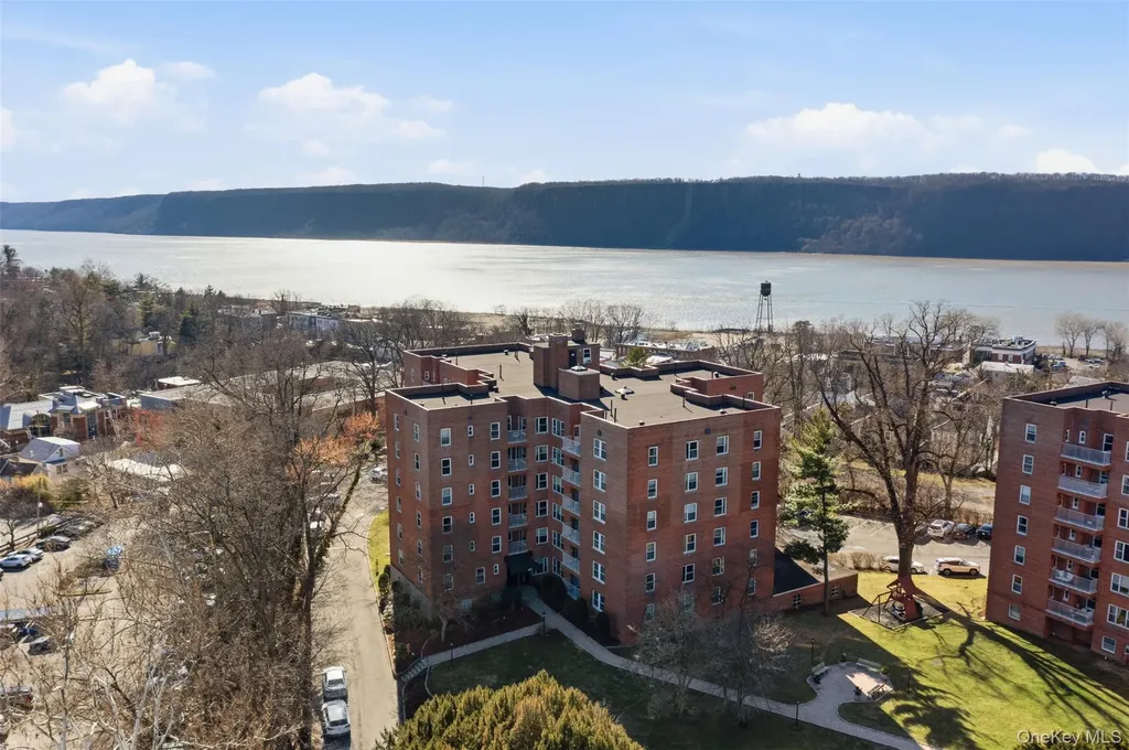 555 Broadway Hastings-on-hudson NY 10706