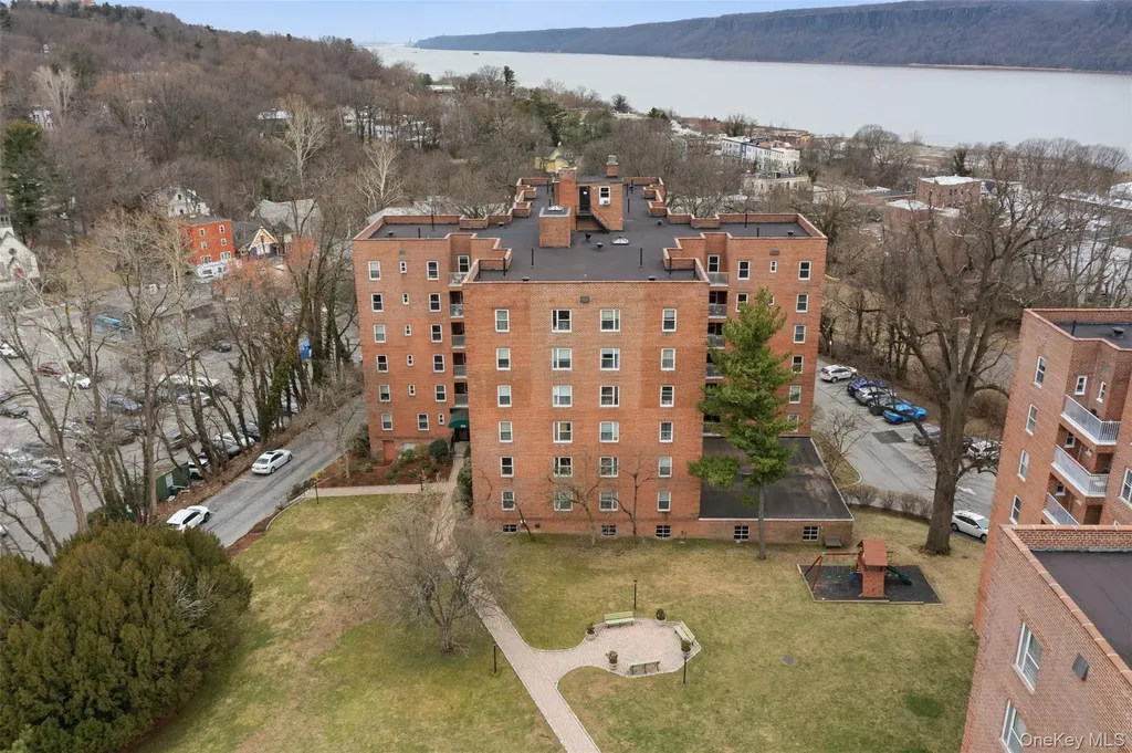 555 Broadway Hastings-on-hudson NY 10706
