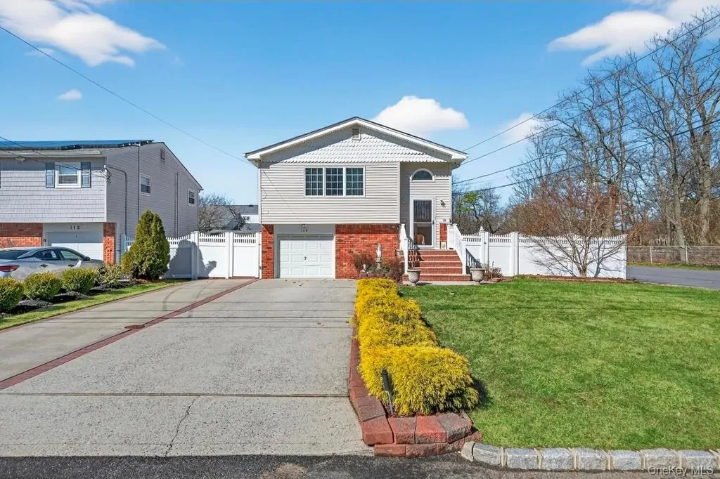 114 Westchester Avenue West Babylon NY 11704