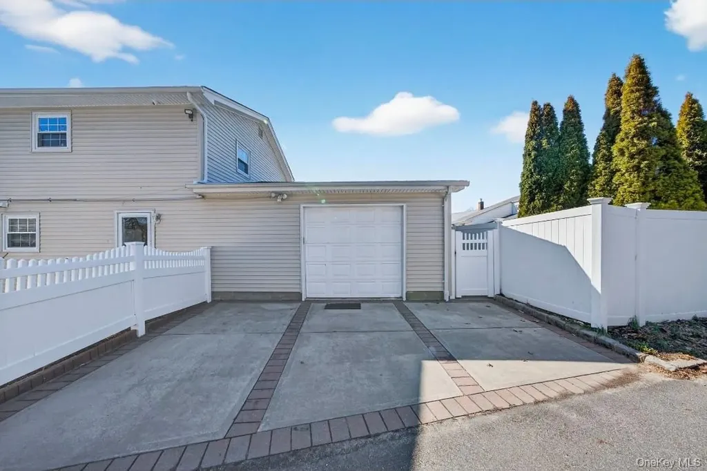 114 Westchester Avenue West Babylon NY 11704