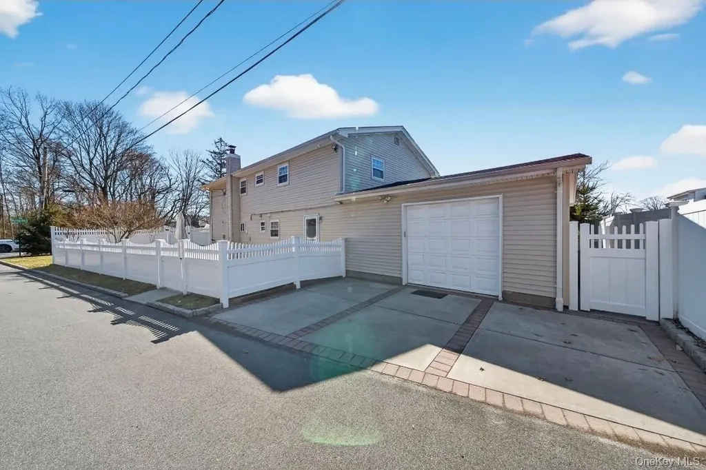 114 Westchester Avenue West Babylon NY 11704