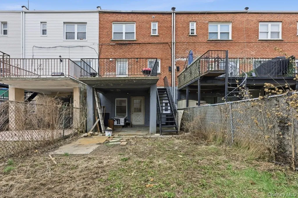 220 Calhoun Avenue Bronx NY 10465