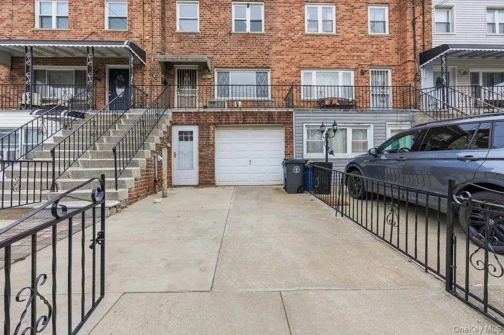 220 Calhoun Avenue Bronx NY 10465