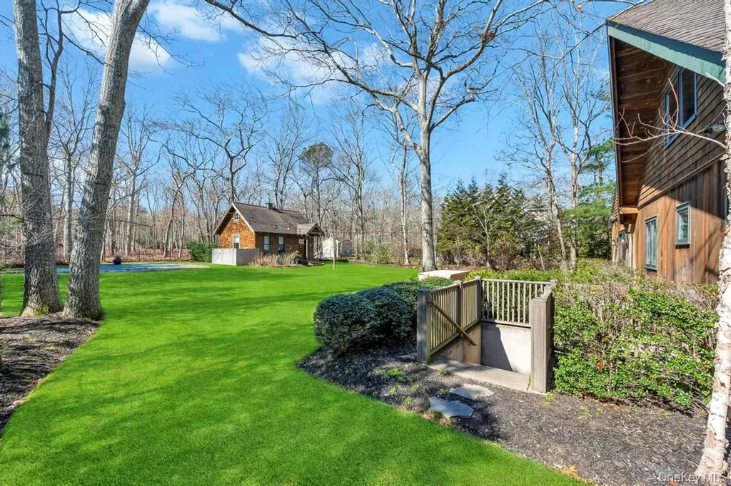 150 Copeces Lane East Hampton NY 11937