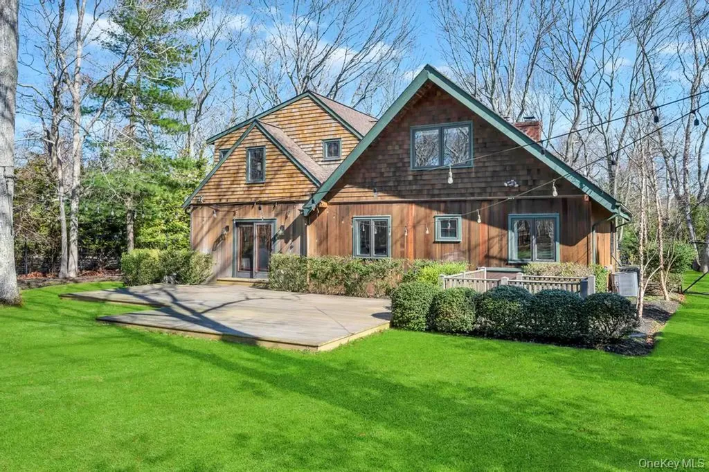 150 Copeces Lane East Hampton NY 11937