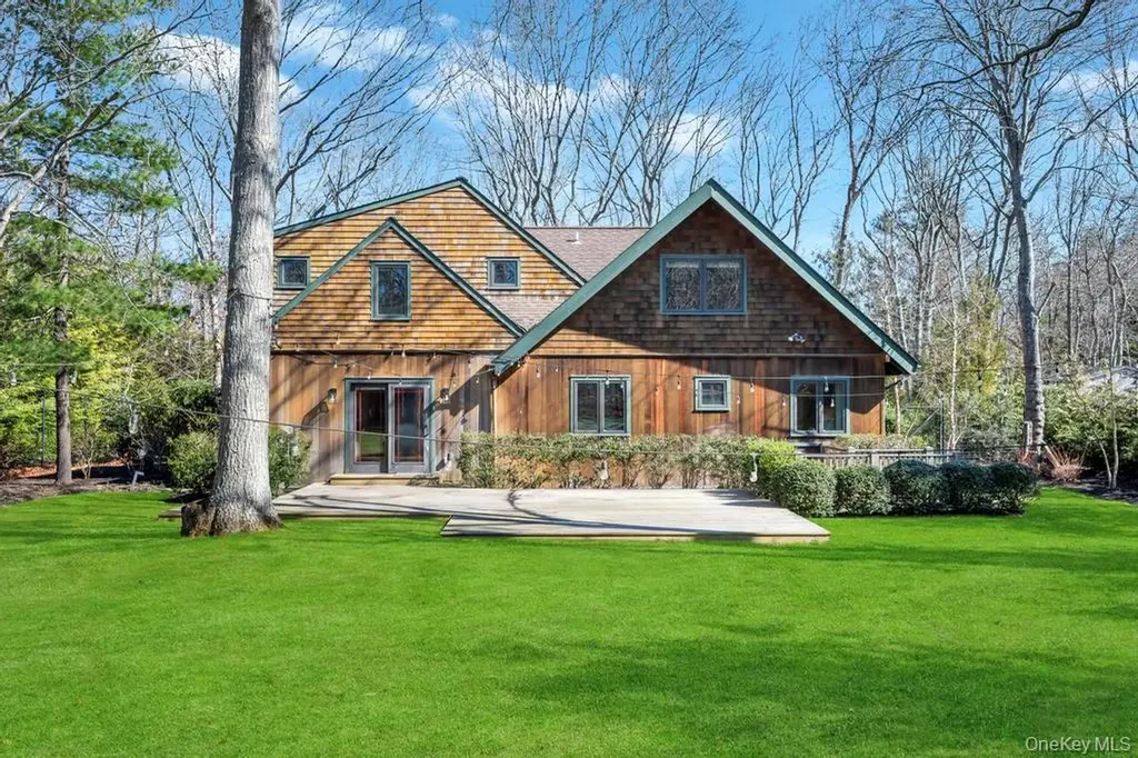 150 Copeces Lane East Hampton NY 11937