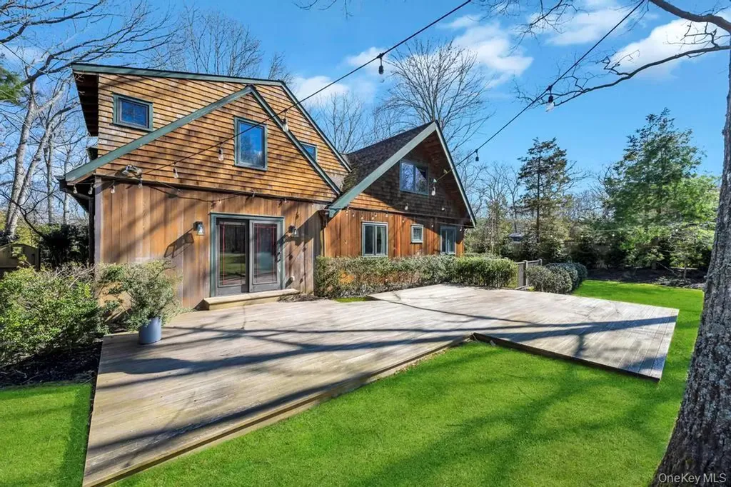 150 Copeces Lane East Hampton NY 11937