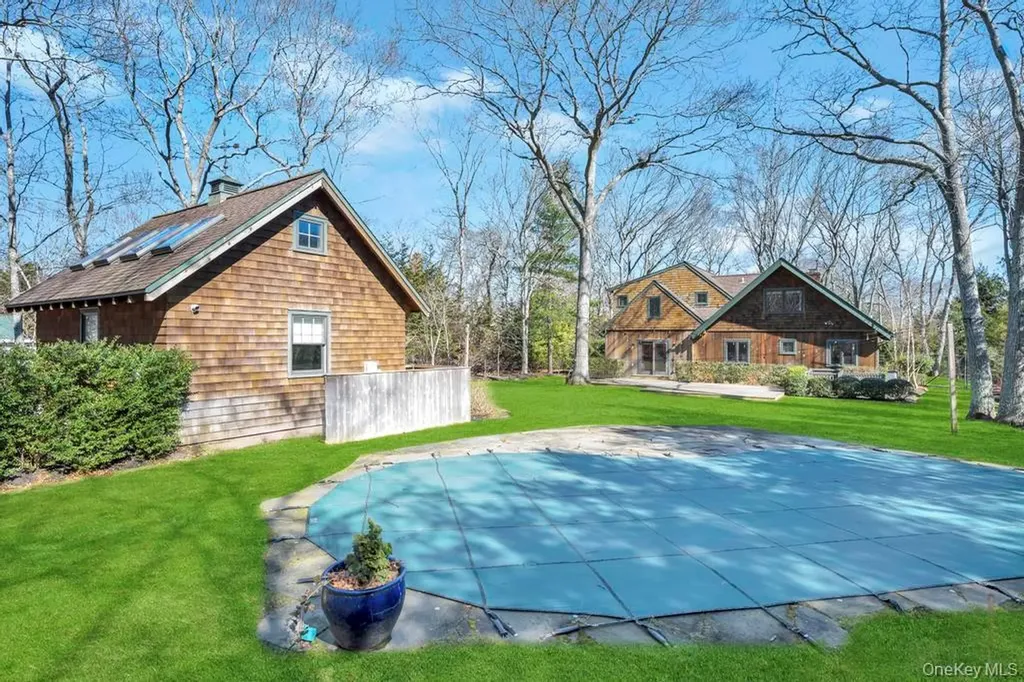 150 Copeces Lane East Hampton NY 11937
