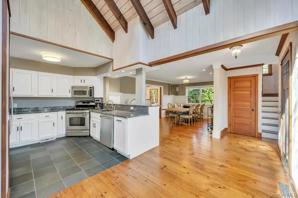 150 Copeces Lane East Hampton NY 11937