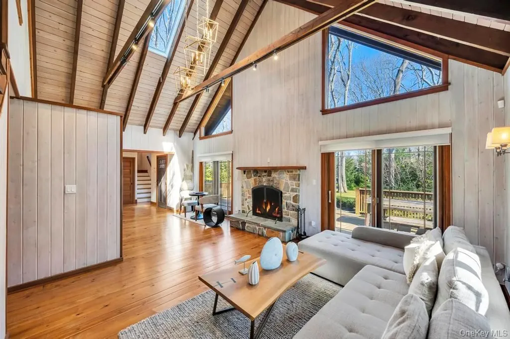 150 Copeces Lane East Hampton NY 11937