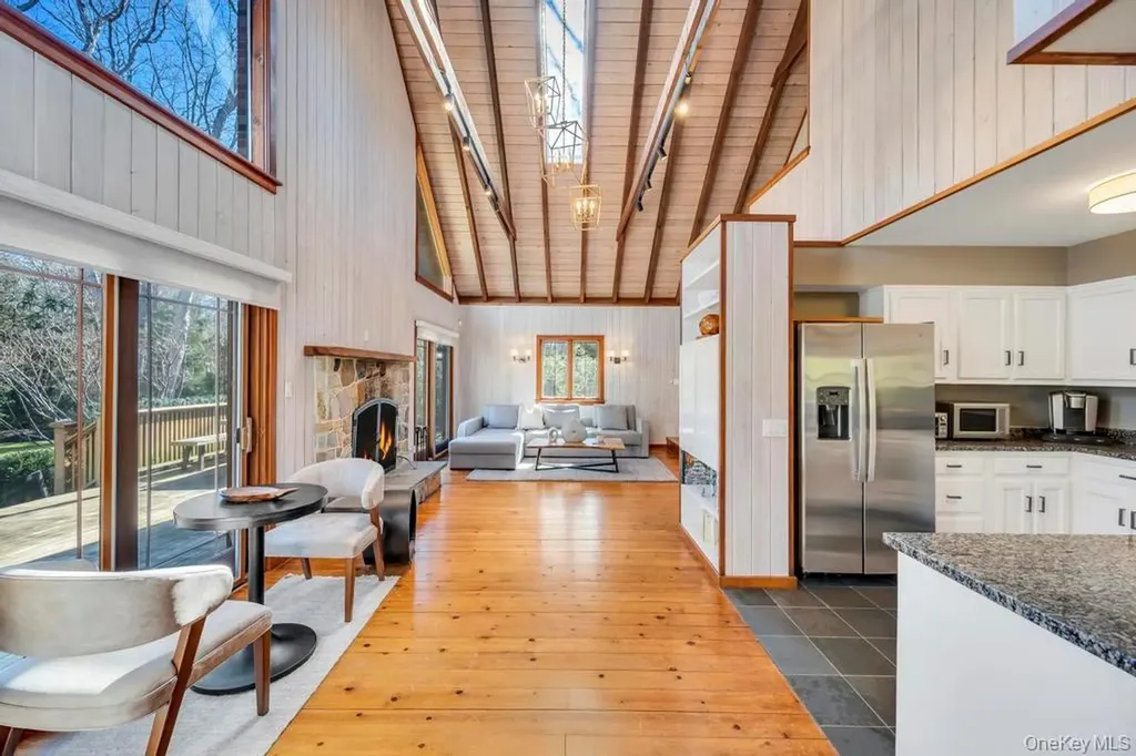 150 Copeces Lane East Hampton NY 11937