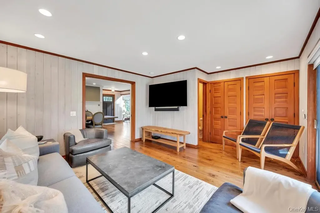 150 Copeces Lane East Hampton NY 11937