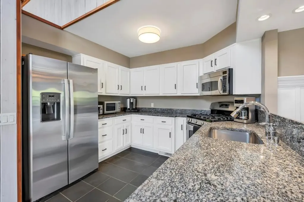 150 Copeces Lane East Hampton NY 11937