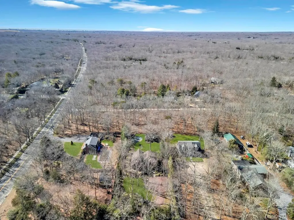 150 Copeces Lane East Hampton NY 11937
