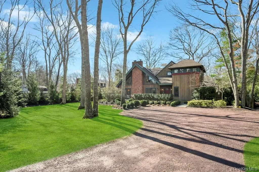150 Copeces Lane East Hampton NY 11937