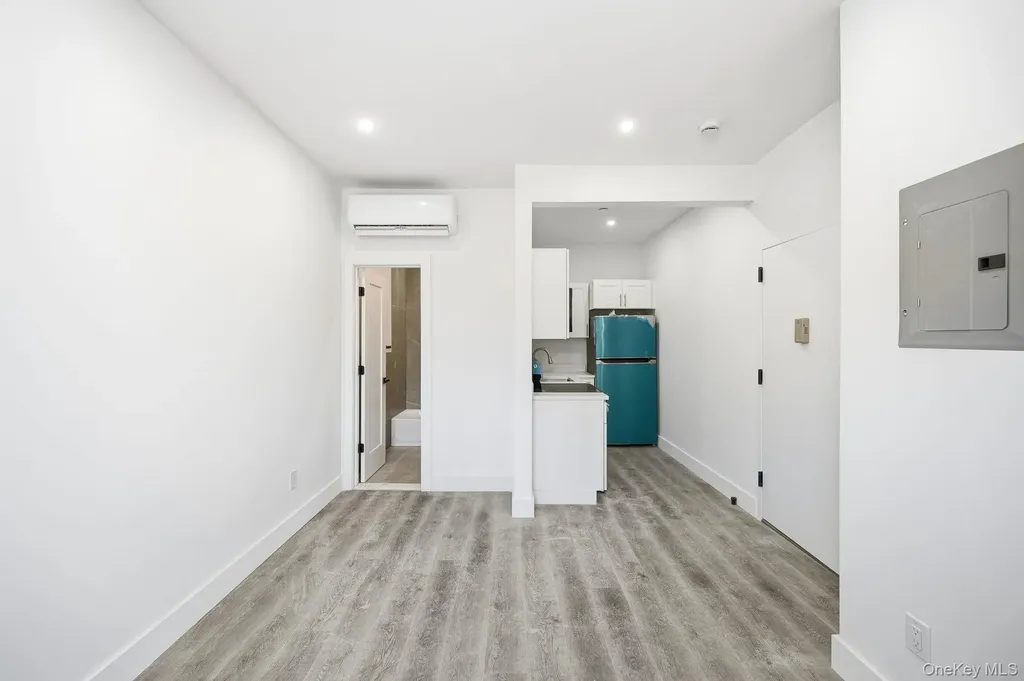 2152 Muliner Avenue Bronx NY 10462