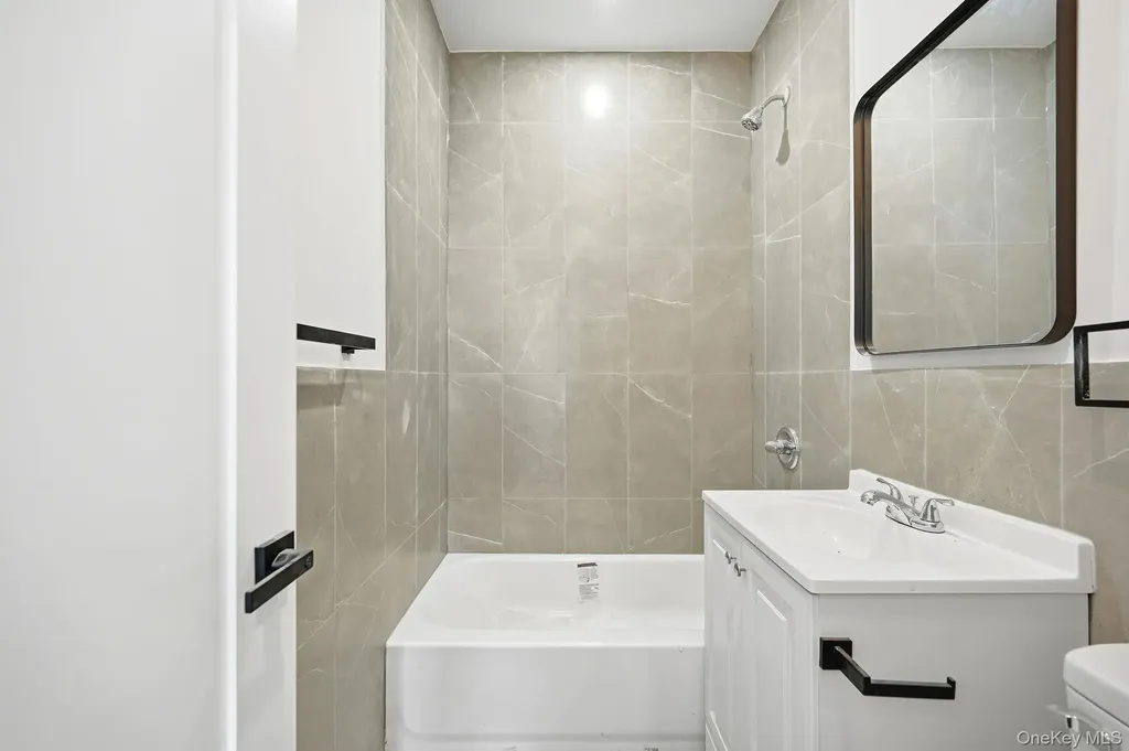 2152 Muliner Avenue Bronx NY 10462