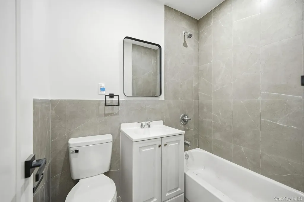 2152 Muliner Avenue Bronx NY 10462