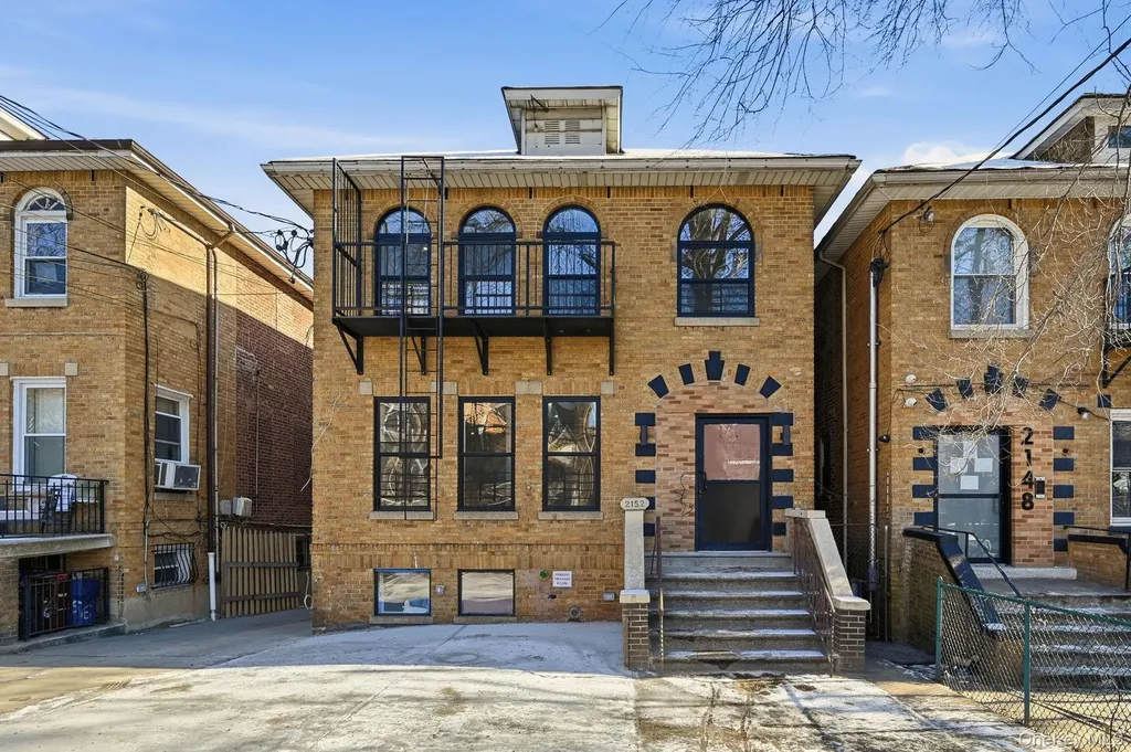 2152 Muliner Avenue Bronx NY 10462