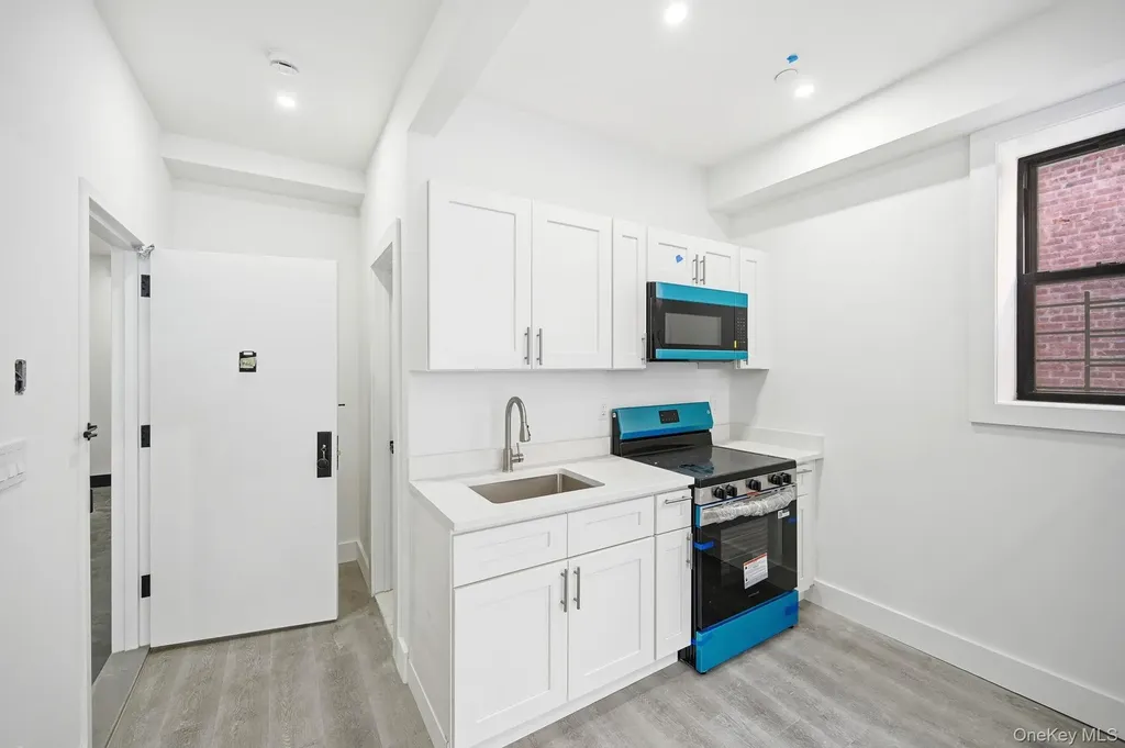 2152 Muliner Avenue Bronx NY 10462