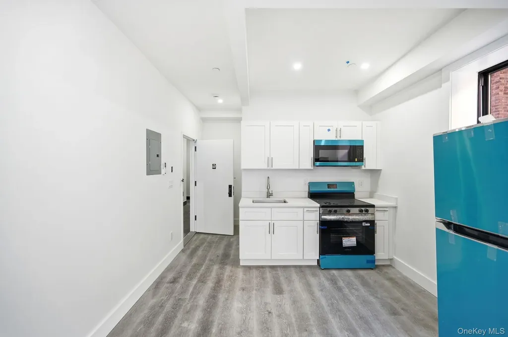 2152 Muliner Avenue Bronx NY 10462