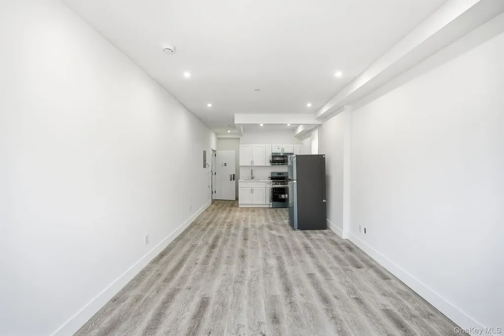 2152 Muliner Avenue Bronx NY 10462