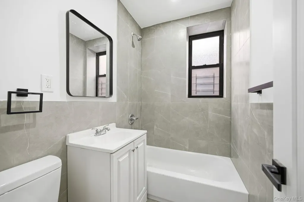 2152 Muliner Avenue Bronx NY 10462