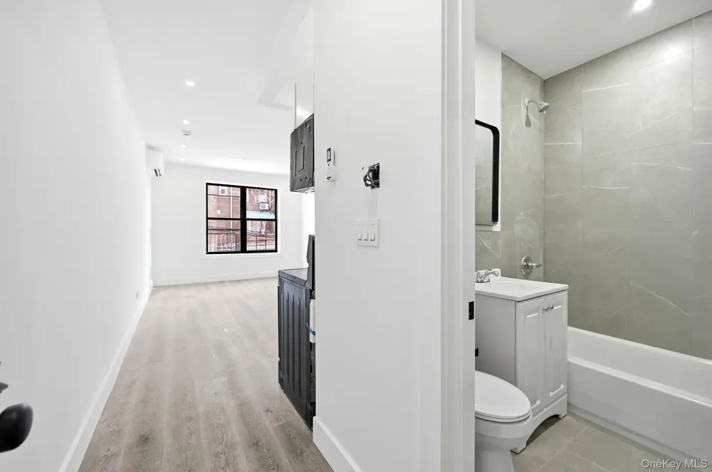 2152 Muliner Avenue Bronx NY 10462