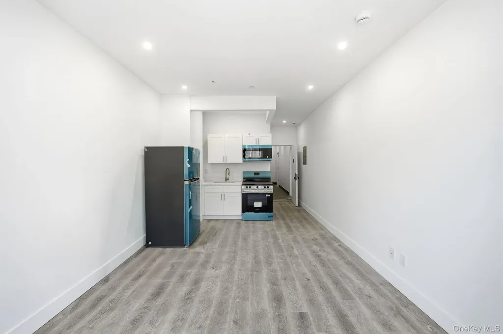 2152 Muliner Avenue Bronx NY 10462