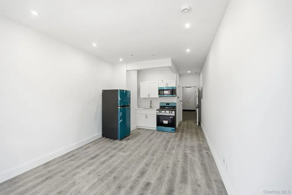 2152 Muliner Avenue Bronx NY 10462