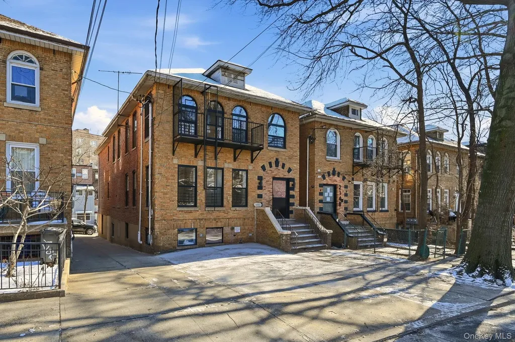 2152 Muliner Avenue Bronx NY 10462