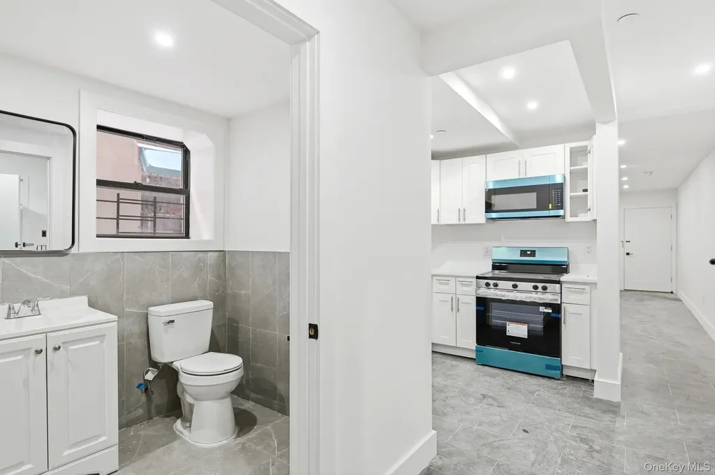 2152 Muliner Avenue Bronx NY 10462
