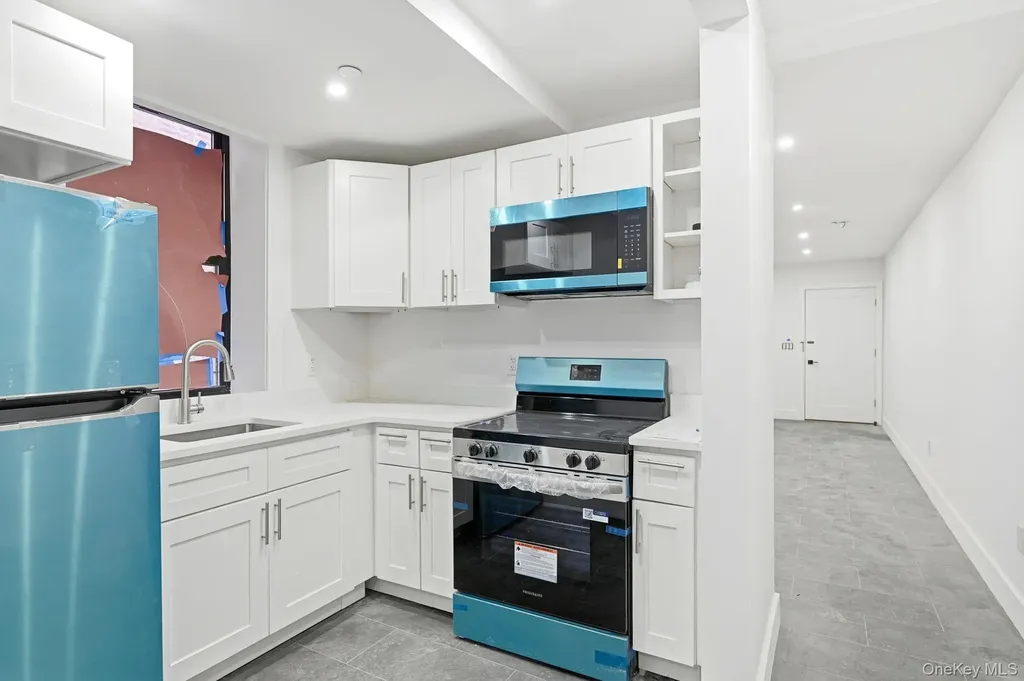 2152 Muliner Avenue Bronx NY 10462