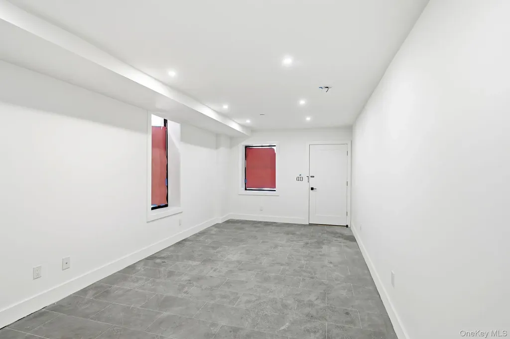 2152 Muliner Avenue Bronx NY 10462